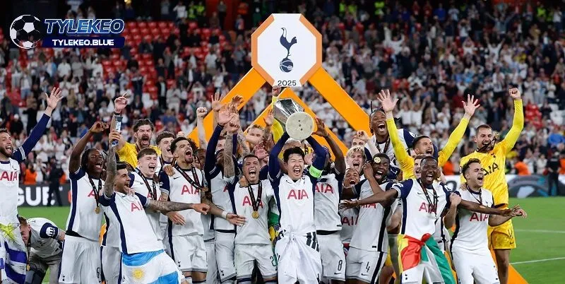 Son Heung Min vô địch Europa League - Biểu tượng khát khao danh hiệu